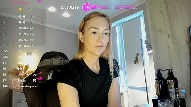 Snapshot of HotyPlays chatting on 25, 4, 2026 HotyPlays online show from 25, 4, 2026