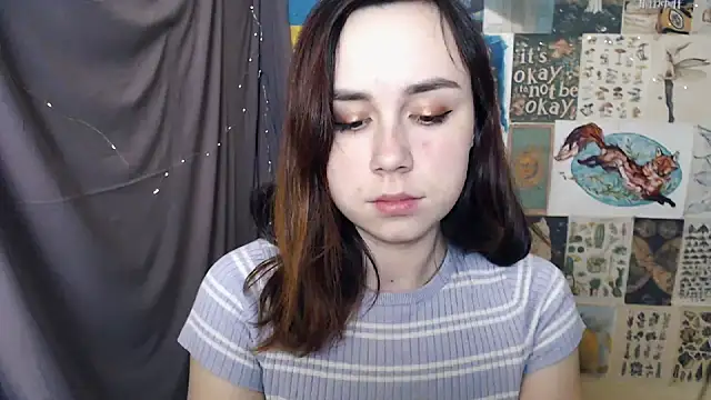 Snapshot of VeryVeryVeryShy_ chatting on 15, 12, 2024 VeryVeryVeryShy online show from 15, 12, 2024