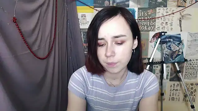 Snapshot of VeryVeryVeryShy_ chatting on 4, 1, 2025 VeryVeryVeryShy online show from 4, 1, 2025