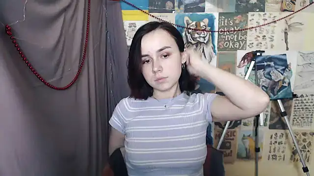 Snapshot of VeryVeryVeryShy_ chatting on 4, 1, 2025 VeryVeryVeryShy online show from 4, 1, 2025