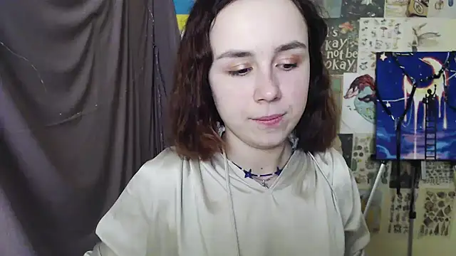 Snapshot of VeryVeryVeryShy_ chatting on 25, 2, 2025 VeryVeryVeryShy online show from 25, 2, 2025
