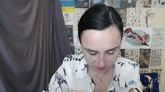 Snapshot of VeryVeryVeryShy_ chatting on 11, 9, 2025 VeryVeryVeryShy online show from 11, 9, 2025