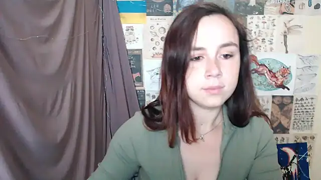 Snapshot of VeryVeryVeryShy_ chatting on 13, 9, 2025 VeryVeryVeryShy online show from 13, 9, 2025