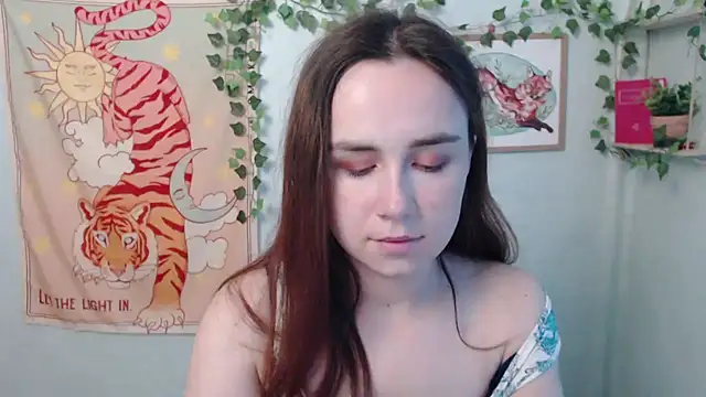Snapshot of VeryVeryVeryShy_ chatting on 7, 7, 2026 VeryVeryVeryShy online show from 7, 7, 2026