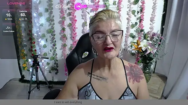 Snapshot of bety-cum2 chatting on 19, 12, 2024 bety-cum2 online show from 19, 12, 2024