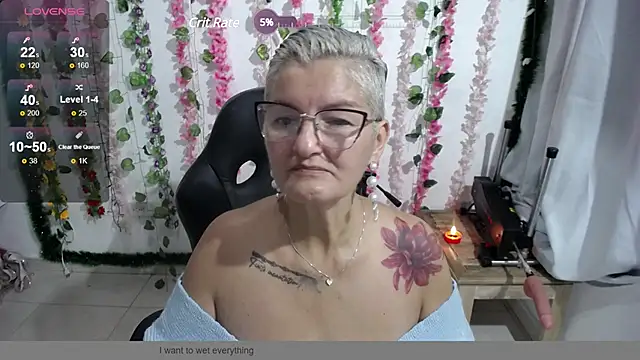 Snapshot of bety-cum2 chatting on 5, 1, 2025 bety-cum2 online show from 5, 1, 2025