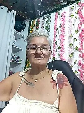 Snapshot of bety-cum2 chatting on 11, 1, 2025 bety-cum2 online show from 11, 1, 2025