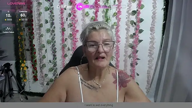 Snapshot of bety-cum2 chatting on 13, 1, 2025 bety-cum2 online show from 13, 1, 2025
