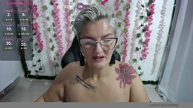 Snapshot of bety-cum2 chatting on 1, 2, 2025 bety-cum2 online show from 1, 2, 2025