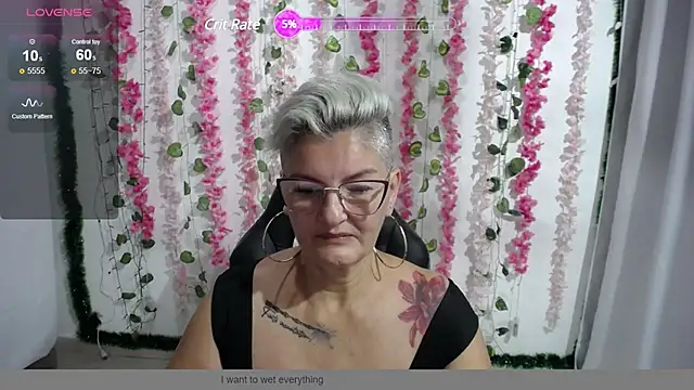 Snapshot of bety-cum2 chatting on 2, 2, 2025 bety-cum2 online show from 2, 2, 2025
