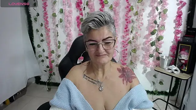 Snapshot of bety-cum2 chatting on 19, 2, 2025 bety-cum2 online show from 19, 2, 2025