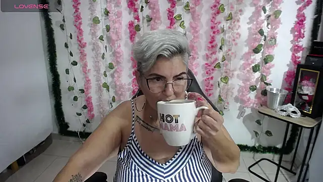 Snapshot of bety-cum2 chatting on 19, 2, 2025 bety-cum2 online show from 19, 2, 2025