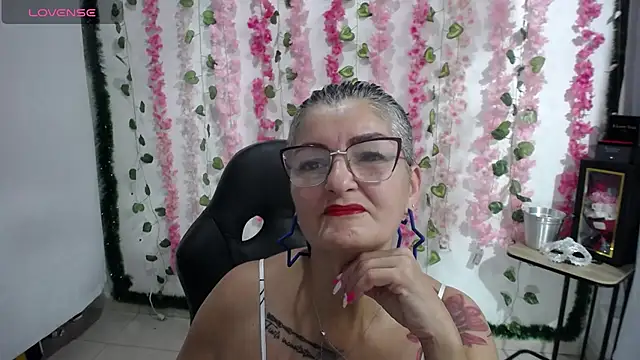 Snapshot of bety-cum2 chatting on 20, 2, 2025 bety-cum2 online show from 20, 2, 2025