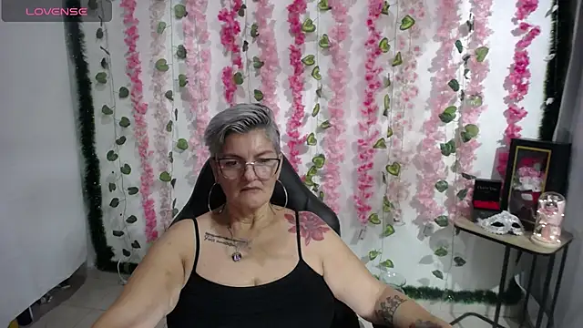 Snapshot of bety-cum2 chatting on 28, 2, 2025 bety-cum2 online show from 28, 2, 2025