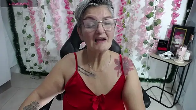 Snapshot of bety-cum2 chatting on 4, 3, 2025 bety-cum2 online show from 4, 3, 2025