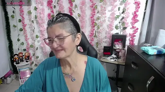 Snapshot of bety-cum2 chatting on 22, 3, 2025 bety-cum2 online show from 22, 3, 2025