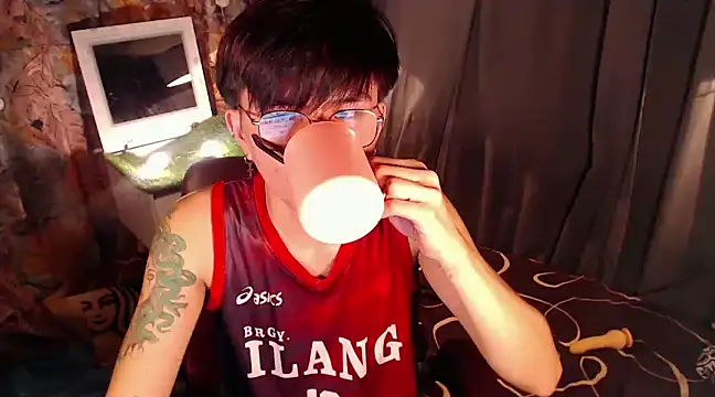 Snapshot of Sexy_Handsome_Drex chatting on 2, 12, 2024 Sexy Handsome Drex online show from 2, 12, 2024