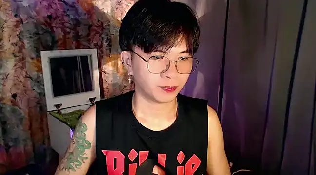 Snapshot of Sexy_Handsome_Drex chatting on 12, 1, 2025 Sexy Handsome Drex online show from 12, 1, 2025