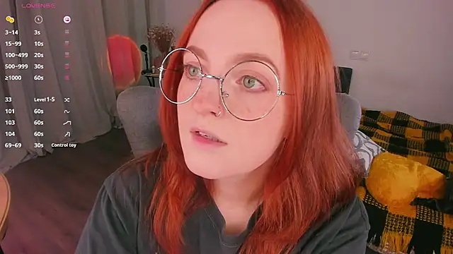 Snapshot of Alice_CutePerv chatting on 23, 10, 2025 Alice CutePerv online show from 23, 10, 2025