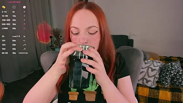 Snapshot of Alice_CutePerv chatting on 23, 12, 2025 Alice CutePerv online show from 23, 12, 2025