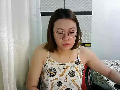 Snapshot of crizzybel chatting on 11, 3, 2025 crizzybel online show from 11, 3, 2025