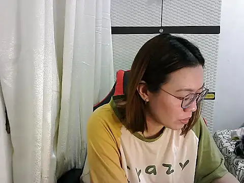 Snapshot of crizzybel chatting on 11, 3, 2025 crizzybel online show from 11, 3, 2025