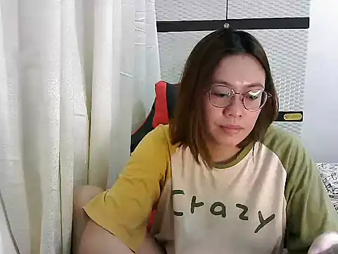 Snapshot of crizzybel chatting on 11, 3, 2025 crizzybel online show from 11, 3, 2025