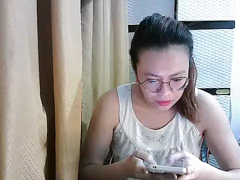 Snapshot of crizzybel chatting on 10, 11, 2025 crizzybel online show from 10, 11, 2025