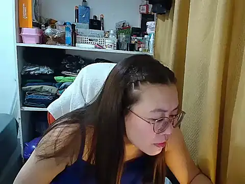 Snapshot of crizzybel chatting on 18, 12, 2025 crizzybel online show from 18, 12, 2025