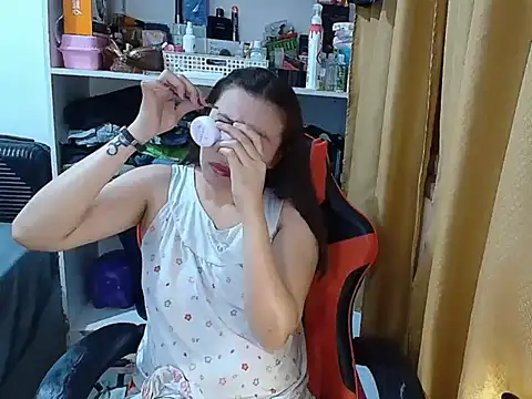 Snapshot of crizzybel chatting on 21, 12, 2025 crizzybel online show from 21, 12, 2025