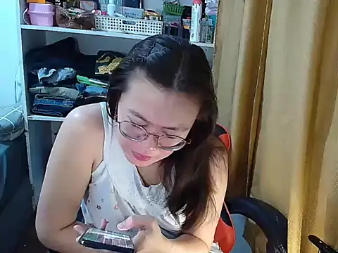 Snapshot of crizzybel chatting on 21, 12, 2025 crizzybel online show from 21, 12, 2025