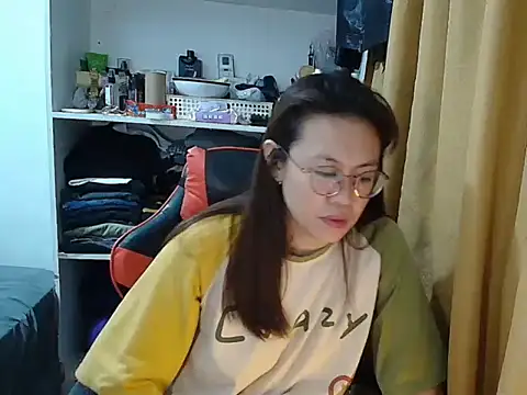 Snapshot of crizzybel chatting on 15, 2, 2026 crizzybel online show from 15, 2, 2026