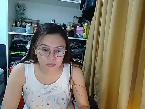 Snapshot of crizzybel chatting on 3, 4, 2026 crizzybel online show from 3, 4, 2026