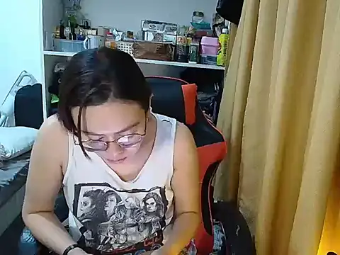 Snapshot of crizzybel chatting on 5, 4, 2026 crizzybel online show from 5, 4, 2026