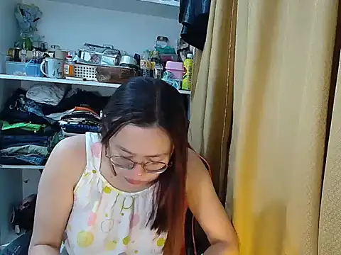 Snapshot of crizzybel chatting on 6, 4, 2026 crizzybel online show from 6, 4, 2026