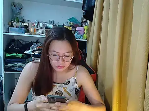 Snapshot of crizzybel chatting on 7, 4, 2026 crizzybel online show from 7, 4, 2026