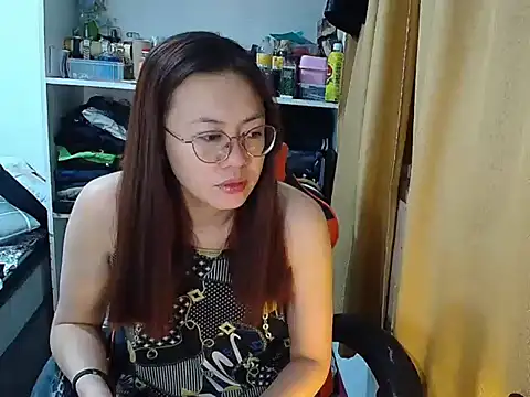 Snapshot of crizzybel chatting on 8, 4, 2026 crizzybel online show from 8, 4, 2026