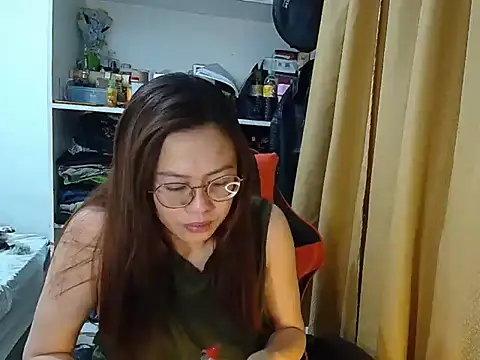 Snapshot of crizzybel chatting on 15, 4, 2026 crizzybel online show from 15, 4, 2026