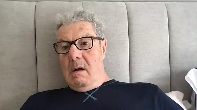 Snapshot of Oldpistolpete chatting on 20, 4, 2026 Oldpistolpete online show from 20, 4, 2026