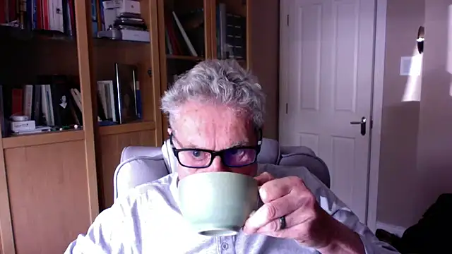 Snapshot of Oldpistolpete chatting on 26, 4, 2026 Oldpistolpete online show from 26, 4, 2026