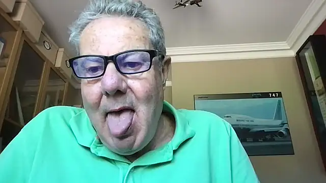 Snapshot of Oldpistolpete chatting on 9, 5, 2026 Oldpistolpete online show from 9, 5, 2026