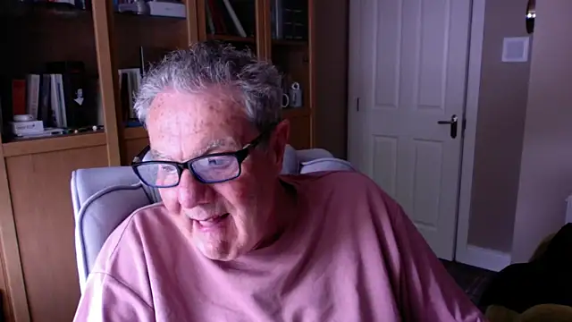 Snapshot of Oldpistolpete chatting on 14, 5, 2026 Oldpistolpete online show from 14, 5, 2026