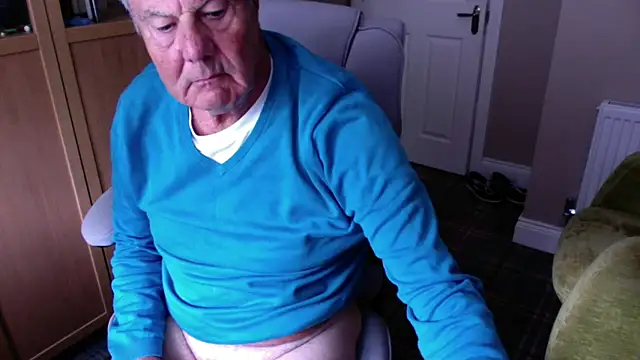Snapshot of Oldpistolpete chatting on 1, 6, 2026 Oldpistolpete online show from 1, 6, 2026