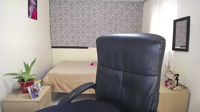 EvaFoxter online show from 15, 4, 2026