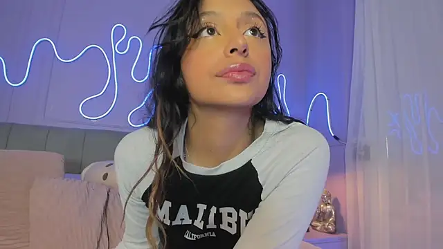 Sofly s online show from 9, 9, 2025