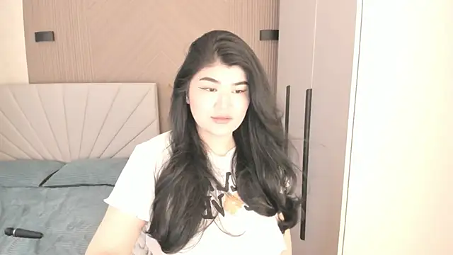 Snapshot of mia_lui chatting on 13, 6, 2026 mia lui online show from 13, 6, 2026