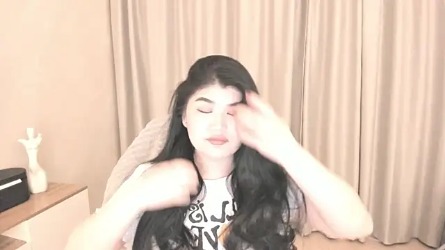 Snapshot of mia_lui chatting on 27, 6, 2026 mia lui online show from 27, 6, 2026
