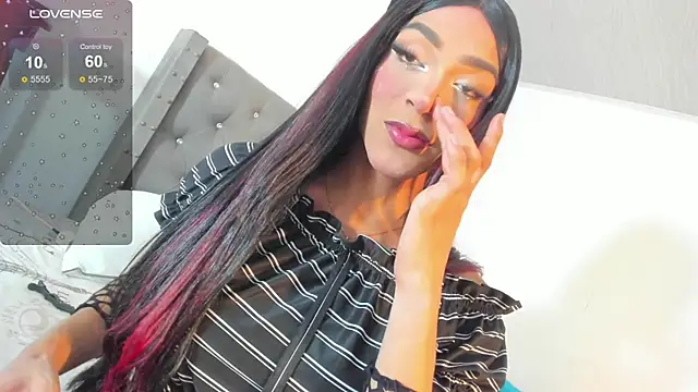 Snapshot of Daniela_Coks chatting on 5, 3, 2025 Daniela Coks online show from 5, 3, 2025