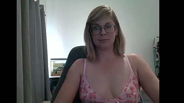 SavannaGirly online show from 2, 3, 2025