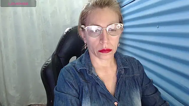 Chayla Ruiz online show from 26, 3, 2026